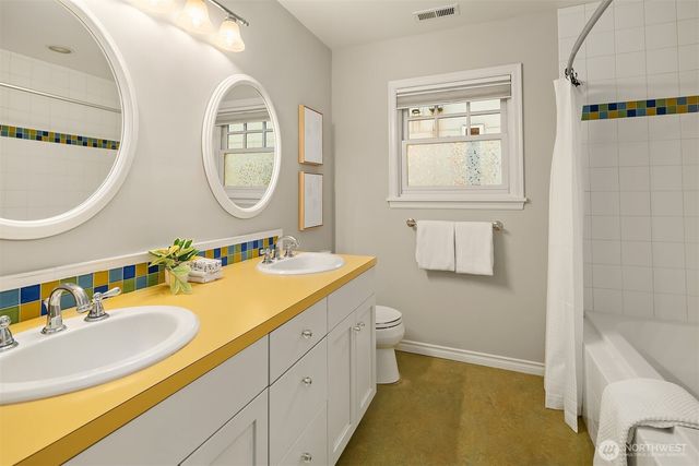 4839 NE 43rd Street, Seattle, WA 98105