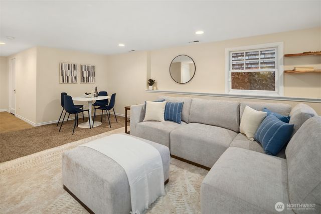 4839 NE 43rd Street, Seattle, WA 98105