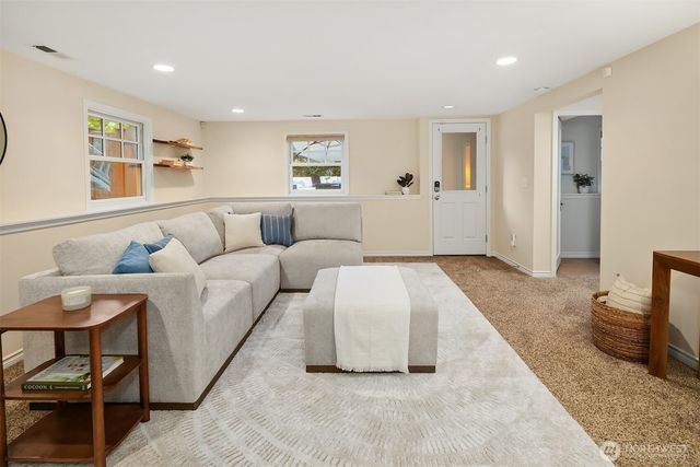 4839 NE 43rd Street, Seattle, WA 98105