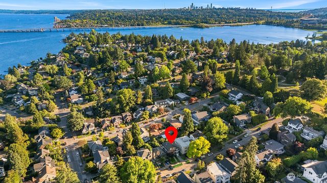4839 NE 43rd Street, Seattle, WA 98105
