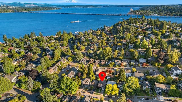 4839 NE 43rd Street, Seattle, WA 98105