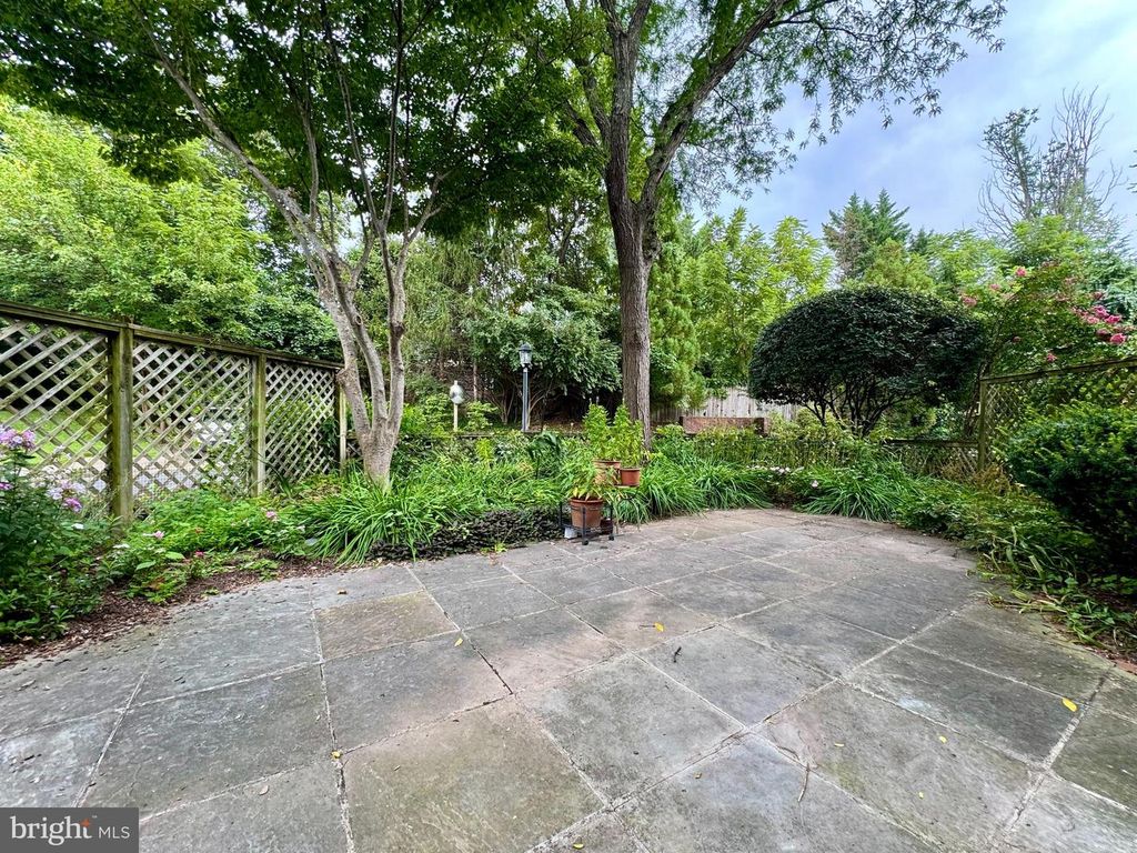36 ROCKCREST CIR, Rockville, MD 20851