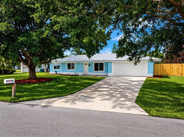 1451 SE Grapeland Avenue, Port St. Lucie, FL 34952