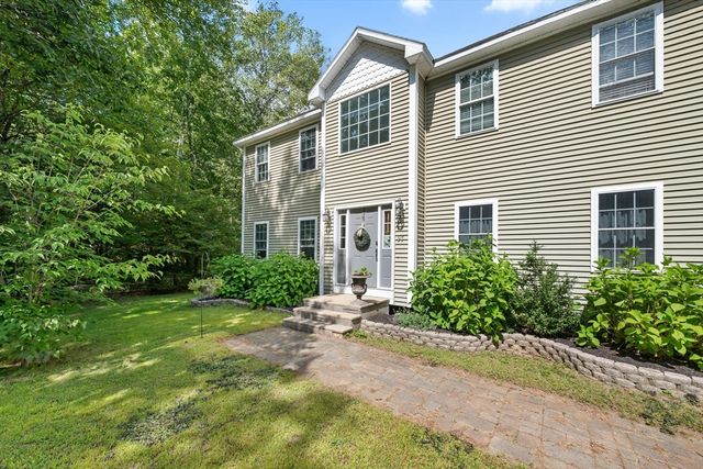 97 Apple Rd, Brimfield, MA 01010