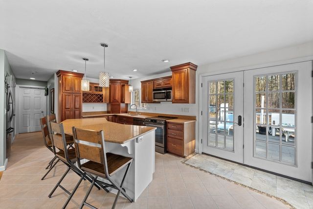 97 Apple Rd, Brimfield, MA 01010