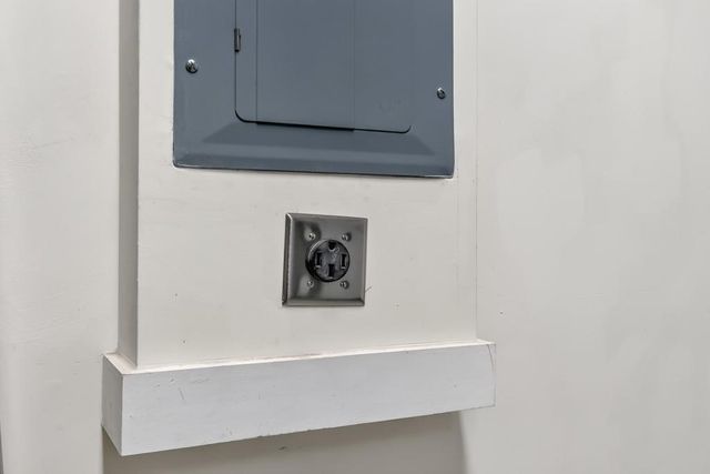 113 Austin Drive, Atlanta, GA 30328