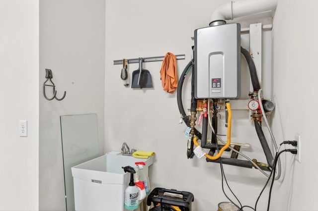 113 Austin Drive, Atlanta, GA 30328