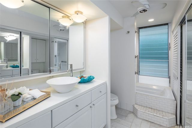 2895 Kalakaua Avenue 209, Honolulu, HI 96815