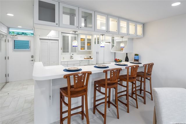 2895 Kalakaua Avenue 209, Honolulu, HI 96815