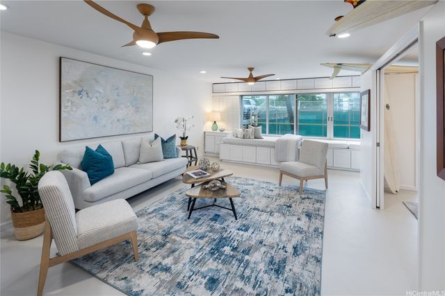 2895 Kalakaua Avenue 209, Honolulu, HI 96815