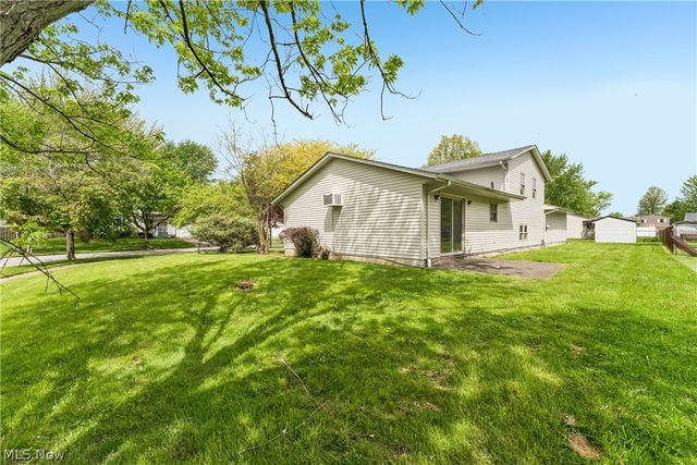 102 California Avenue, Elyria, OH 44035