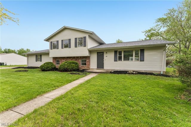 102 California Avenue, Elyria, OH 44035