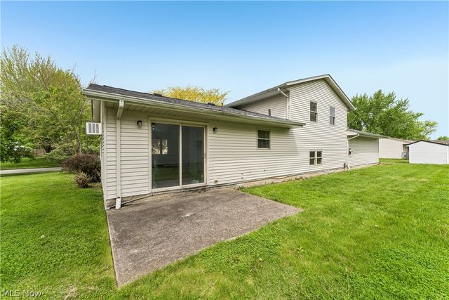 102 California Avenue, Elyria, OH 44035