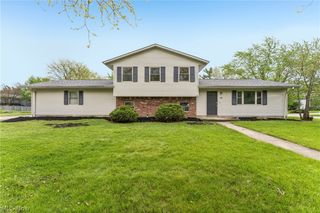 102 California Avenue, Elyria, OH 44035