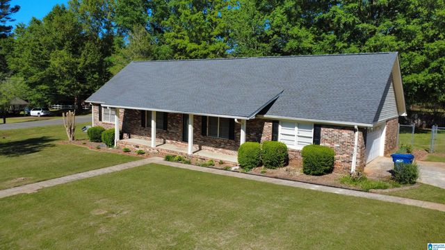 100 HILLTOP CIRCLE, Talladega, AL 35160