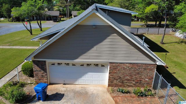 100 HILLTOP CIRCLE, Talladega, AL 35160