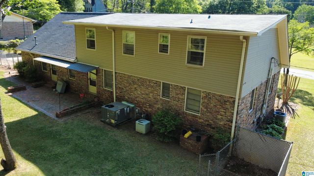 100 HILLTOP CIRCLE, Talladega, AL 35160