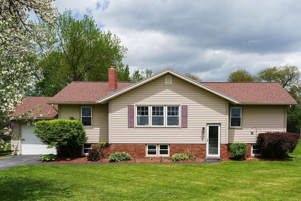 2515 Mountain View Road, Williston, VT 05495
