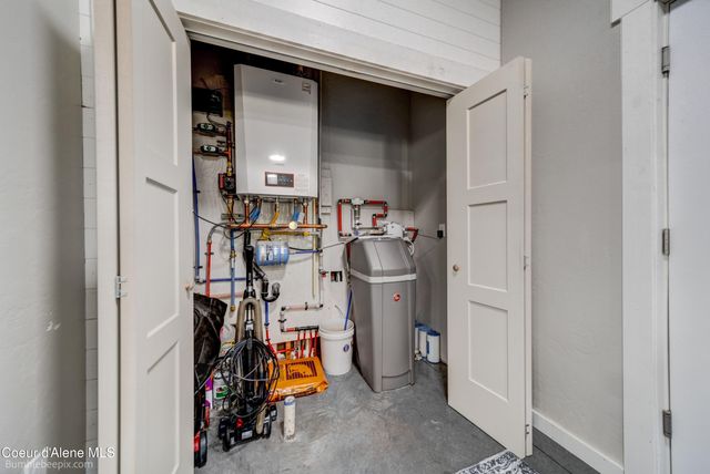 2760 S Sagle RD, Sagle, ID 83860