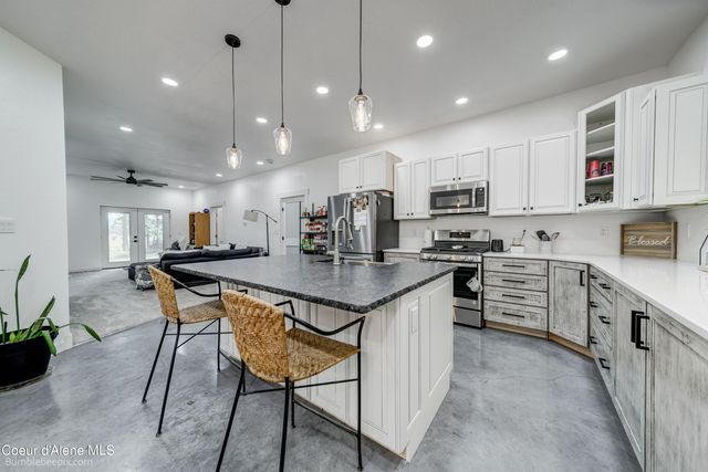 2760 S Sagle RD, Sagle, ID 83860