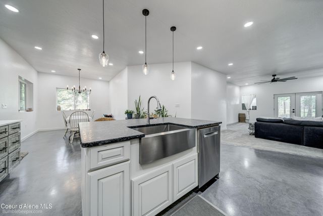 2760 S Sagle RD, Sagle, ID 83860