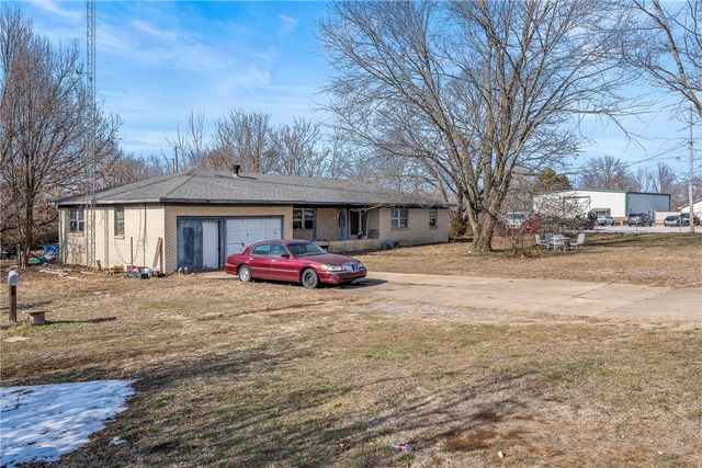 4006 NE Hudson Road, Rogers, AR 72756