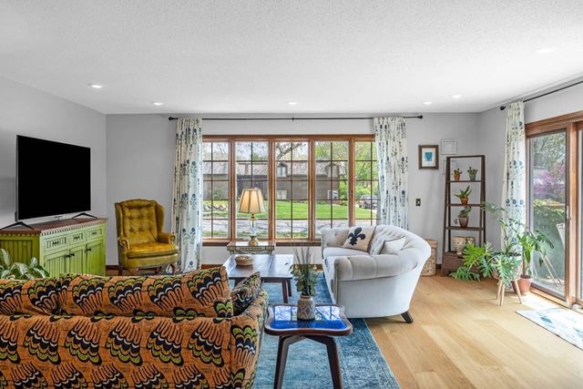 324 E 20th Street, Ames, IA 50010