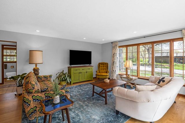 324 E 20th Street, Ames, IA 50010