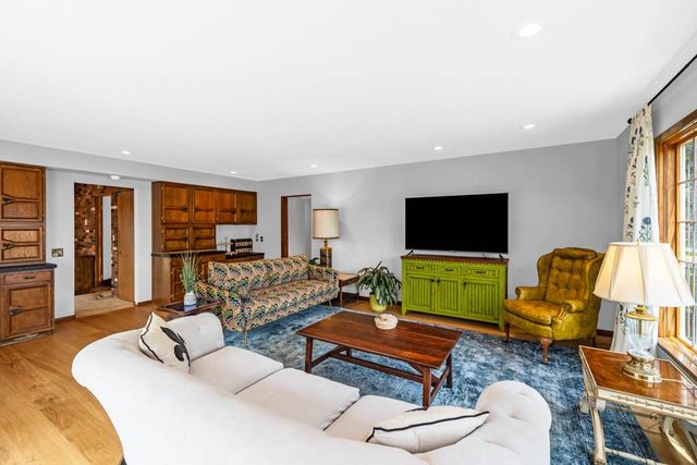 324 E 20th Street, Ames, IA 50010