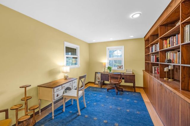 324 E 20th Street, Ames, IA 50010