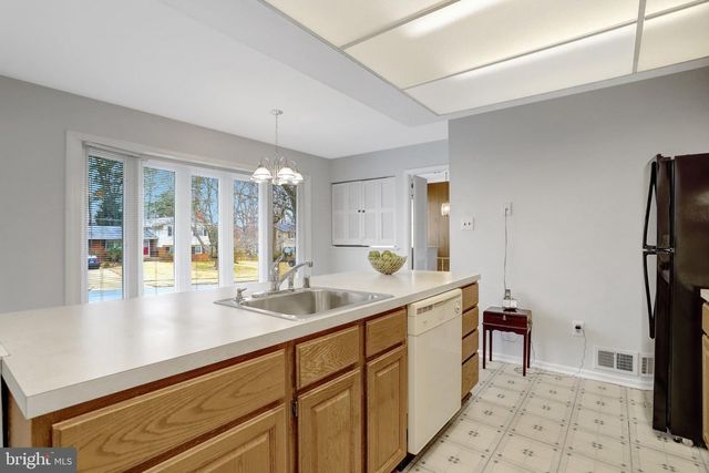 6009 JENNINGS LN, Springfield, VA 22150