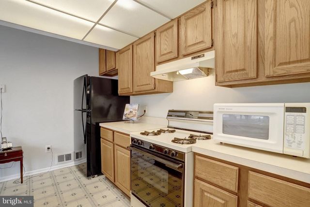 6009 JENNINGS LN, Springfield, VA 22150