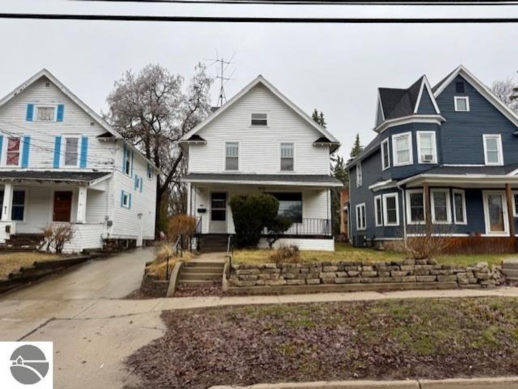 Image 1 of property listing at 615 Wright Avenue, Alma, MI 48801
