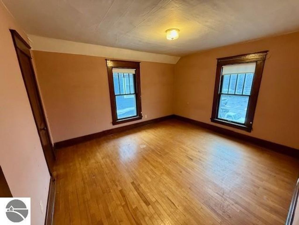 Image 11 of property listing at 615 Wright Avenue, Alma, MI 48801