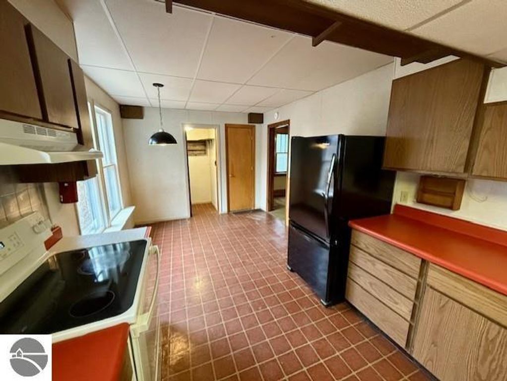 Image 6 of property listing at 615 Wright Avenue, Alma, MI 48801