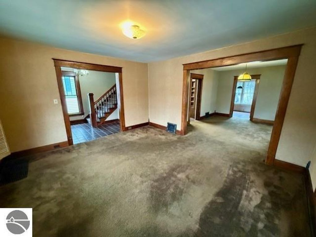 Image 7 of property listing at 615 Wright Avenue, Alma, MI 48801