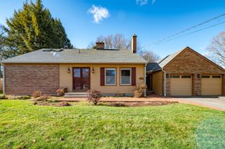 975 Wolf Hill Road, Cheshire, CT 06410