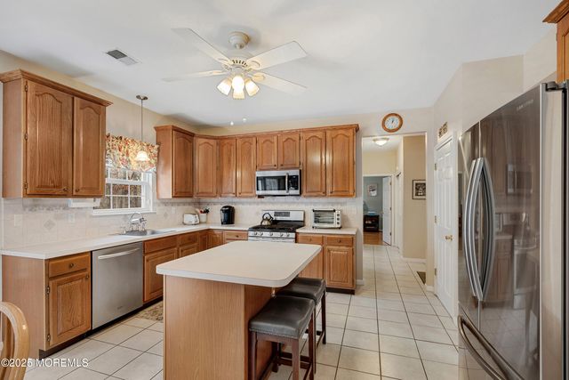 18 Serendipity Drive, Jackson, NJ 08527