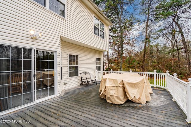 18 Serendipity Drive, Jackson, NJ 08527