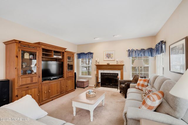 18 Serendipity Drive, Jackson, NJ 08527