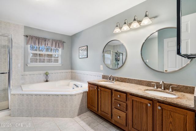 18 Serendipity Drive, Jackson, NJ 08527