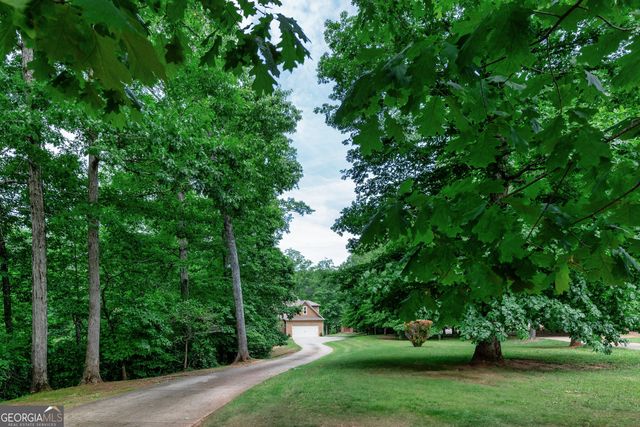 137 Martins Pond Road, Newnan, GA 30263