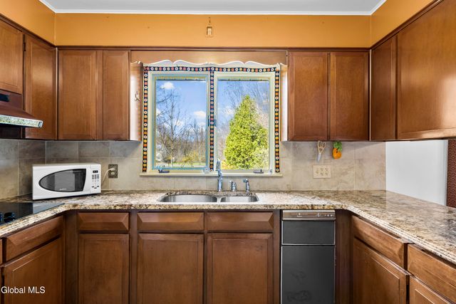 1611 Maple Hill Road, Schodack, NY 12033