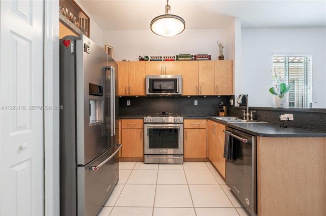 13946 S Cypress Cove Cir, Davie, FL 33325