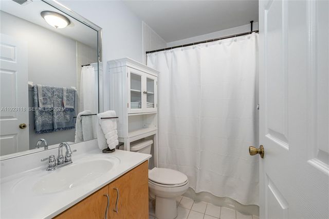 13946 S Cypress Cove Cir, Davie, FL 33325