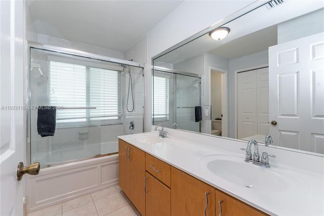 13946 S Cypress Cove Cir, Davie, FL 33325