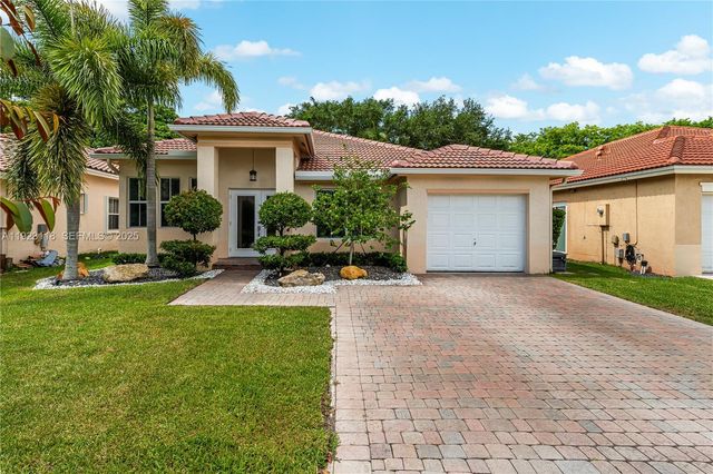 13946 S Cypress Cove Cir, Davie, FL 33325