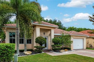 13946 S Cypress Cove Cir, Davie, FL 33325