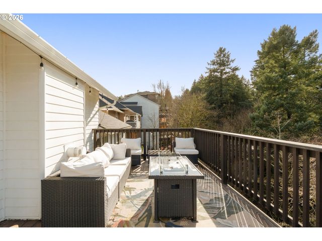 13261 Sw ESSEX Dr, Portland, OR 97223