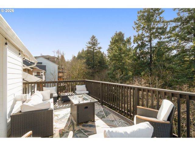 13261 Sw ESSEX Dr, Portland, OR 97223